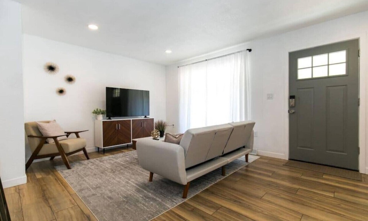 Berkley House | Near Downtown Denver | Huge Home | Two Kitchens