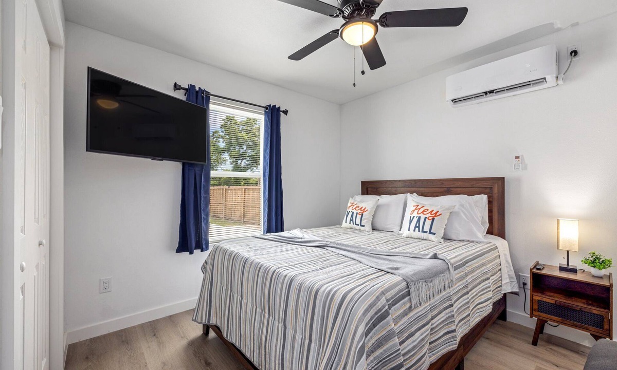Northside Apartment | Near Downtown - Pet-Friendly 1BR |Wi-Fi | Free Parking newly renovated