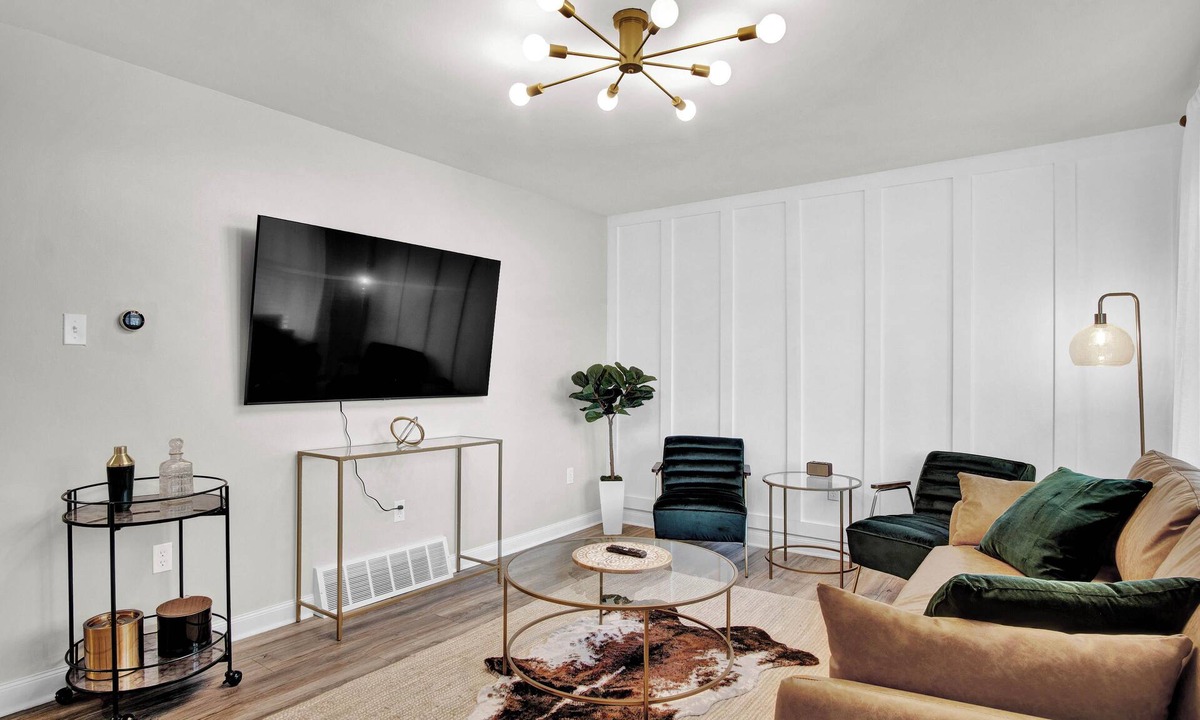 Carlisle Apartment | Near Fairgrounds, Dickinson, CPA Ballet! Private Deck!