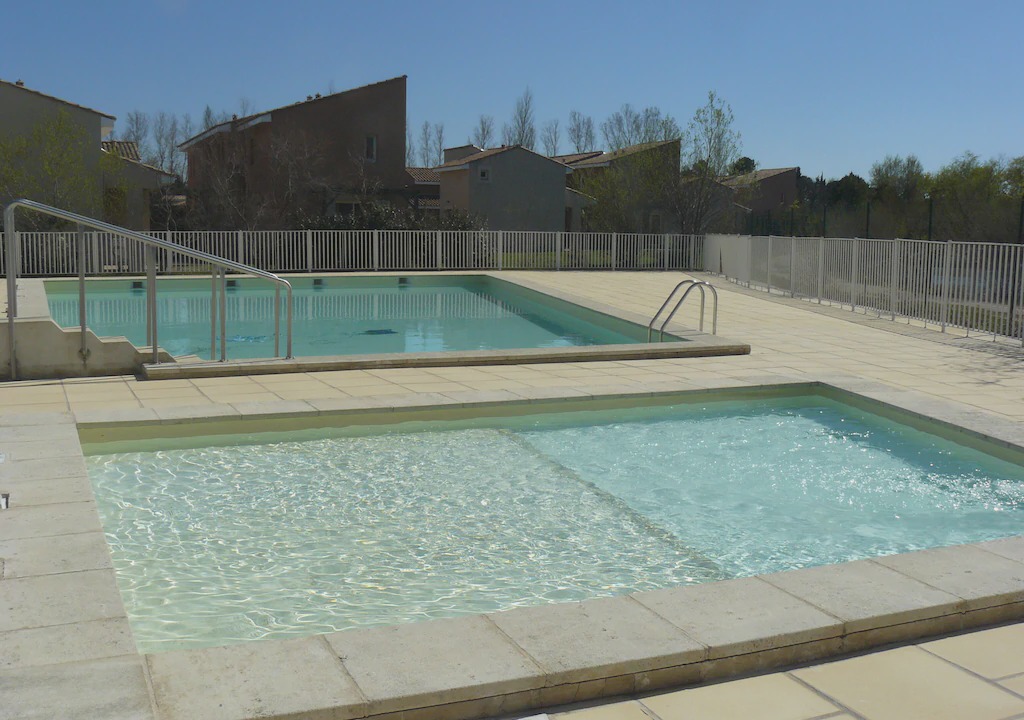Saint-Saturnin-les-Avignon Apartment | NEAR AVIGNON in the heart of Provence