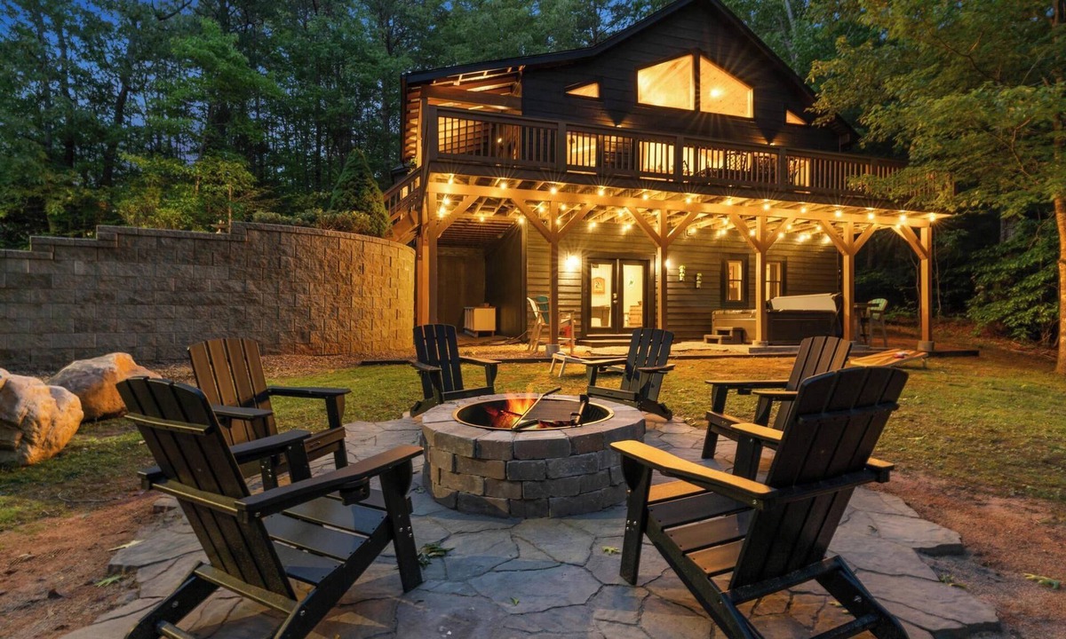 Franklin Cabin | Near Highlands Luxury Mountain Escape with Hot Tub