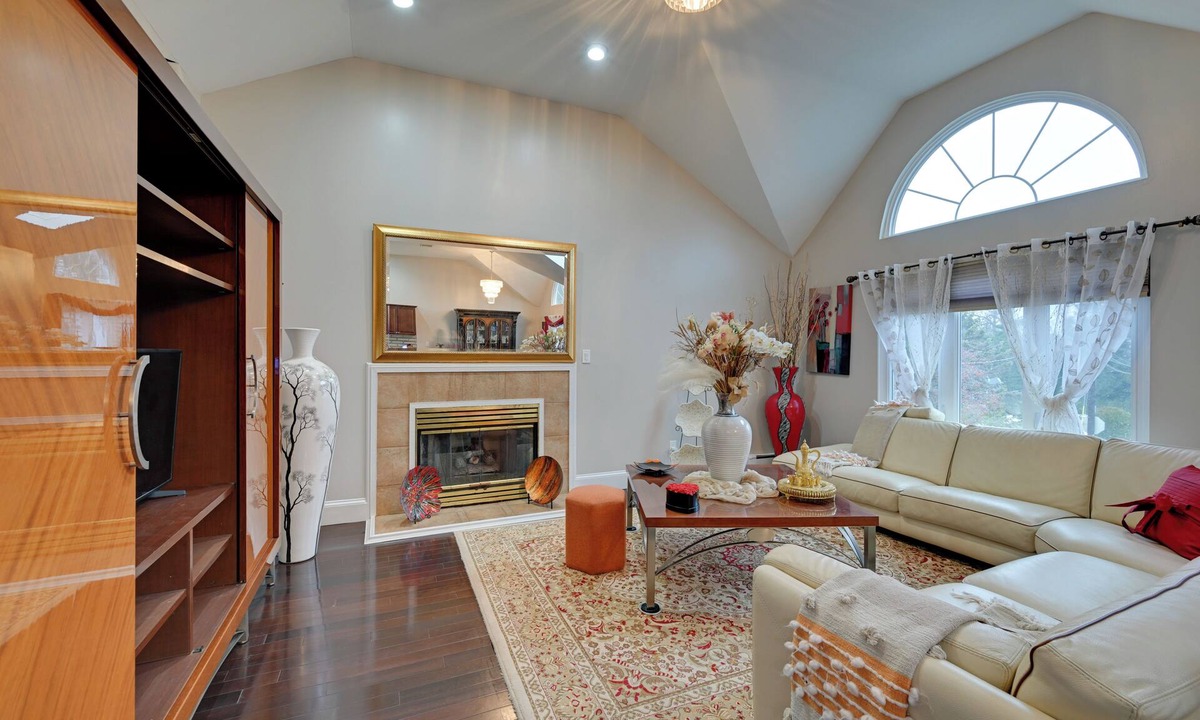 Alden Manor Apartment | Near Hospitals & Universities: Baldwin Apt w/Deck