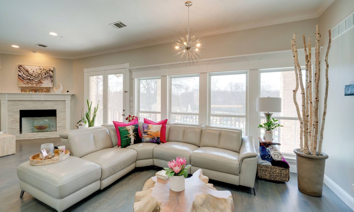 Cedar Hill House | Near Joe Pool Lake! Luxe Getaway w/Shared Pool