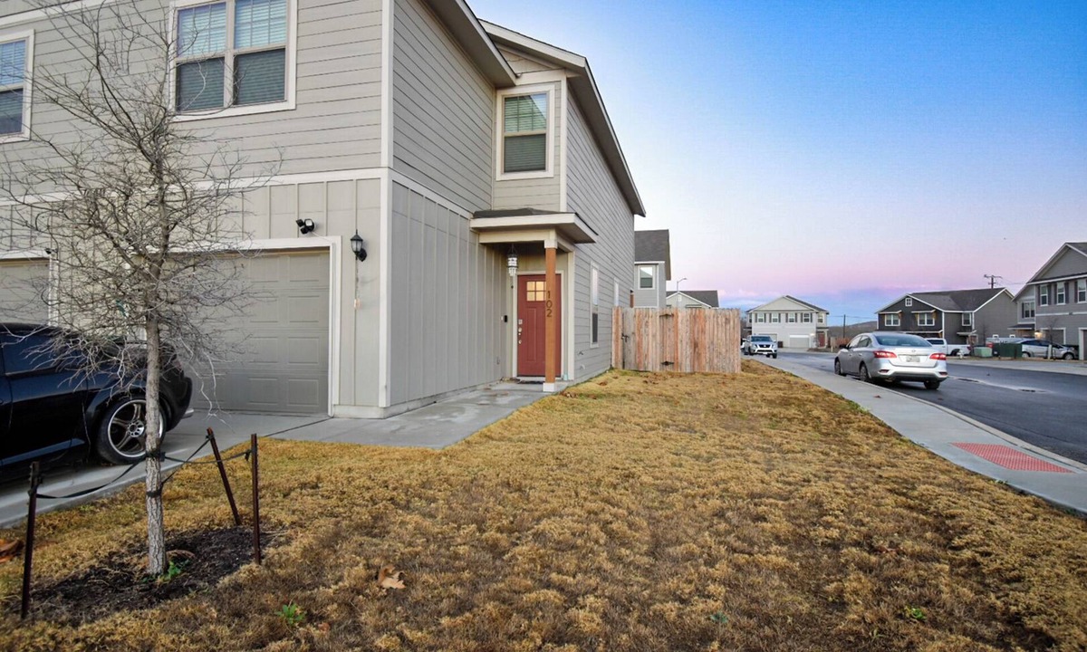 San Antonio House | Near Lackland and sea world! Perfect for BMT graduations!