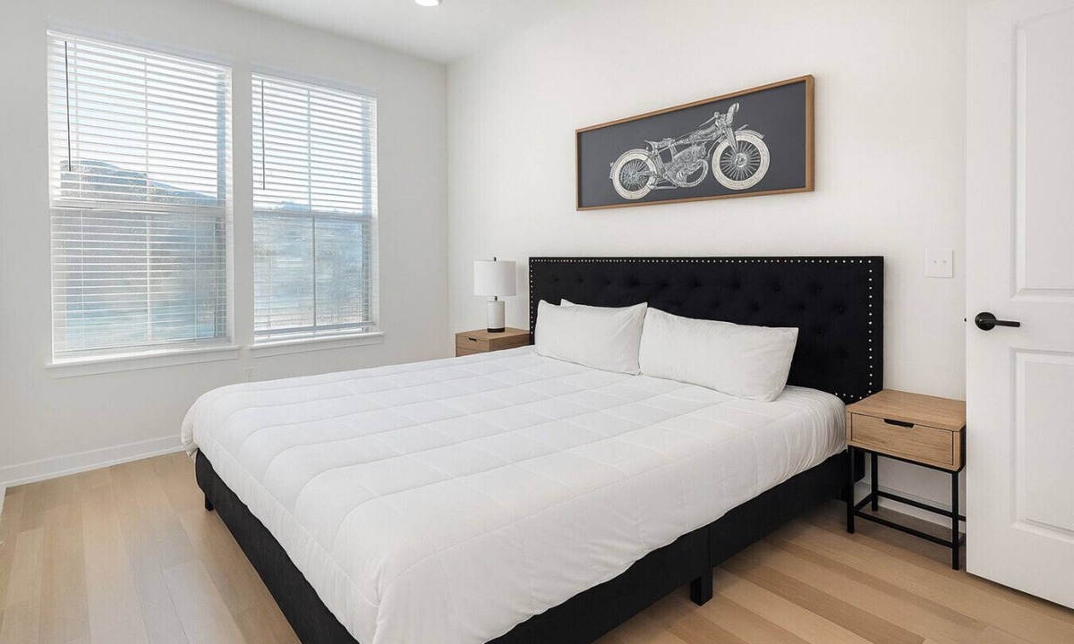 Sherman Apartment | Near Lake Texoma 1BR Kingbed Washer/Dryer,Pool+GYM