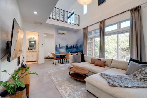 Hughes Park Lake House | Near Lake Travis & Marina: Modern Austin Getaway!