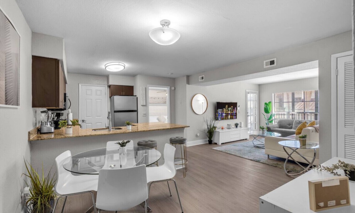 Survey Creek Apartment | Near Las Olas + Free Parking + Sleeps 6