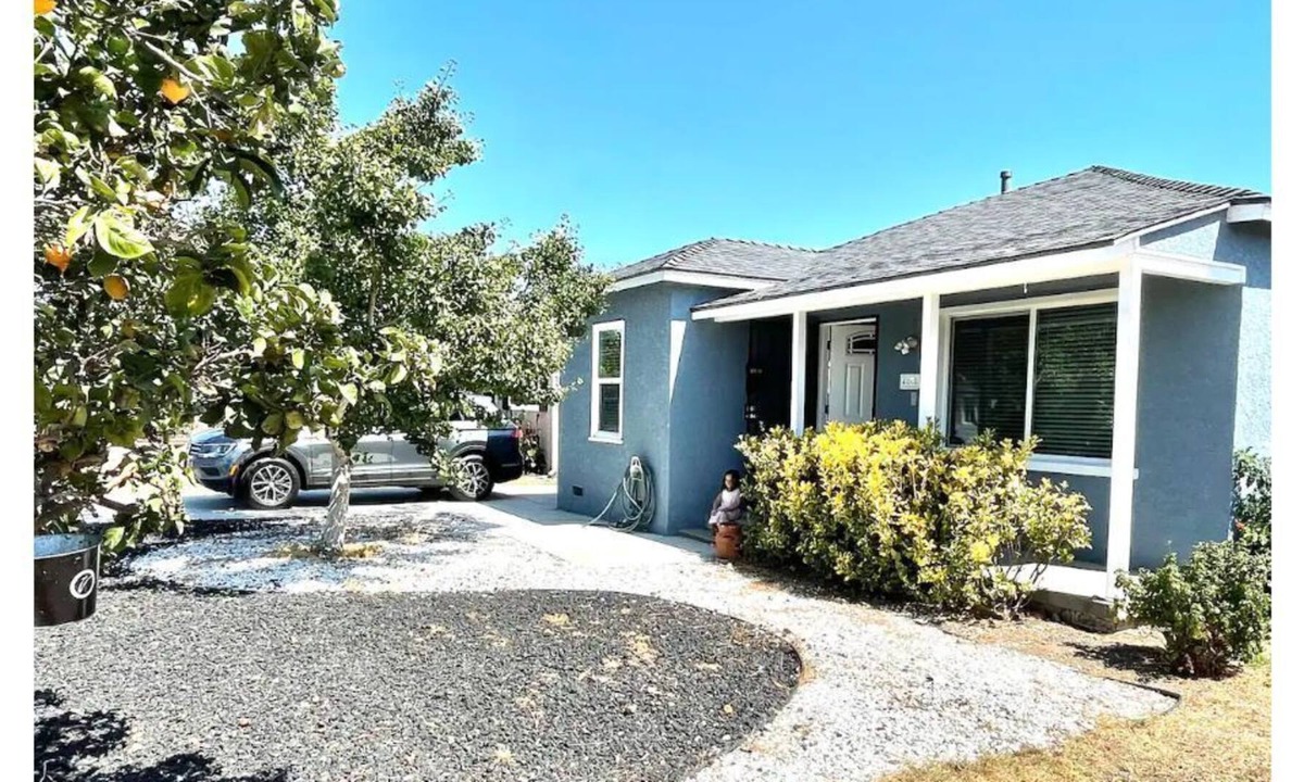 Del Aire House | Near Manhattan Beach, LAX, Sofi Stadium
