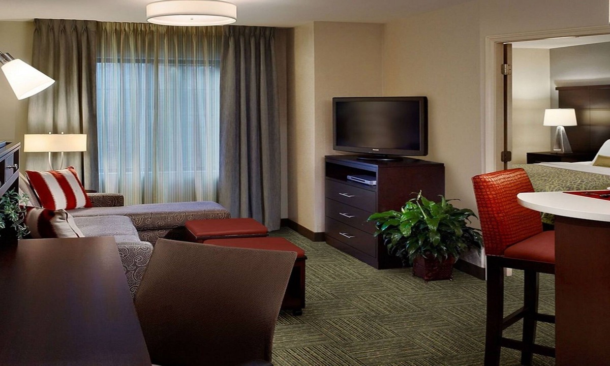 Lanham Apartment | Near Metro & Amtrak Station | Free Breakfast Buffet Access!