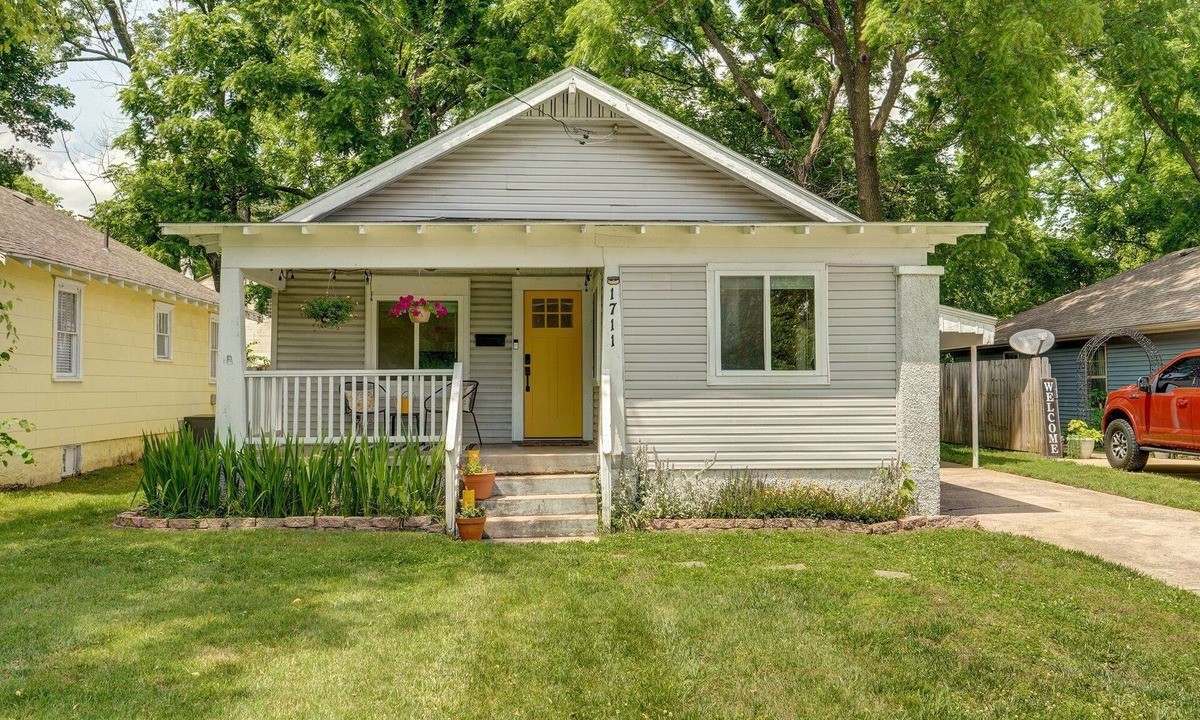 Rountree House | Near Missouri State, Downtown & BassPro, Family Friendly, Dogs Welcomed