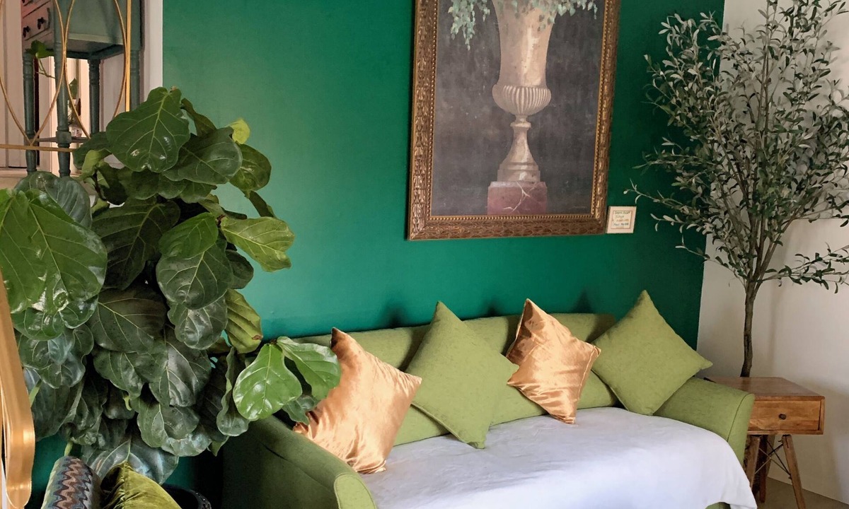 Wood Dale House | Near O’Hare, King Bed, Spacious, Great Backyard, WiFi, AC