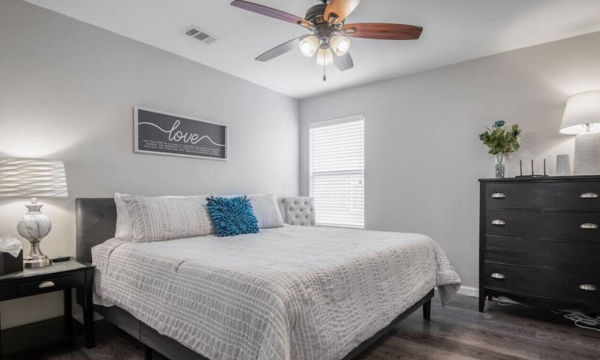 Aubrey House | Near PGATour+King&3Queen Beds+Near Lewisville Lake