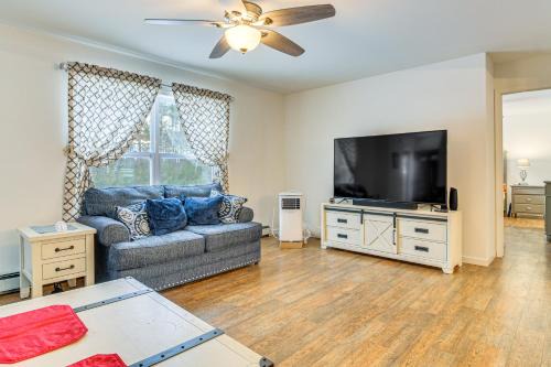 Harrison House | Near Skiing Serene Harrison Retreat with Fire Pit