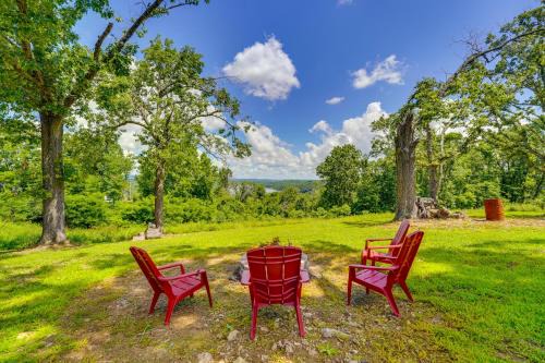 Golden House | Near Table Rock Lake: Family Home w/Deck & Views