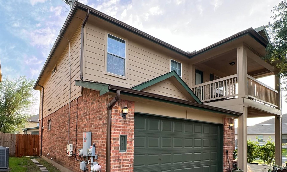 Los Cielos House | Near Tesla, CoA & Airport, 4 Beds, Balcony/Patios