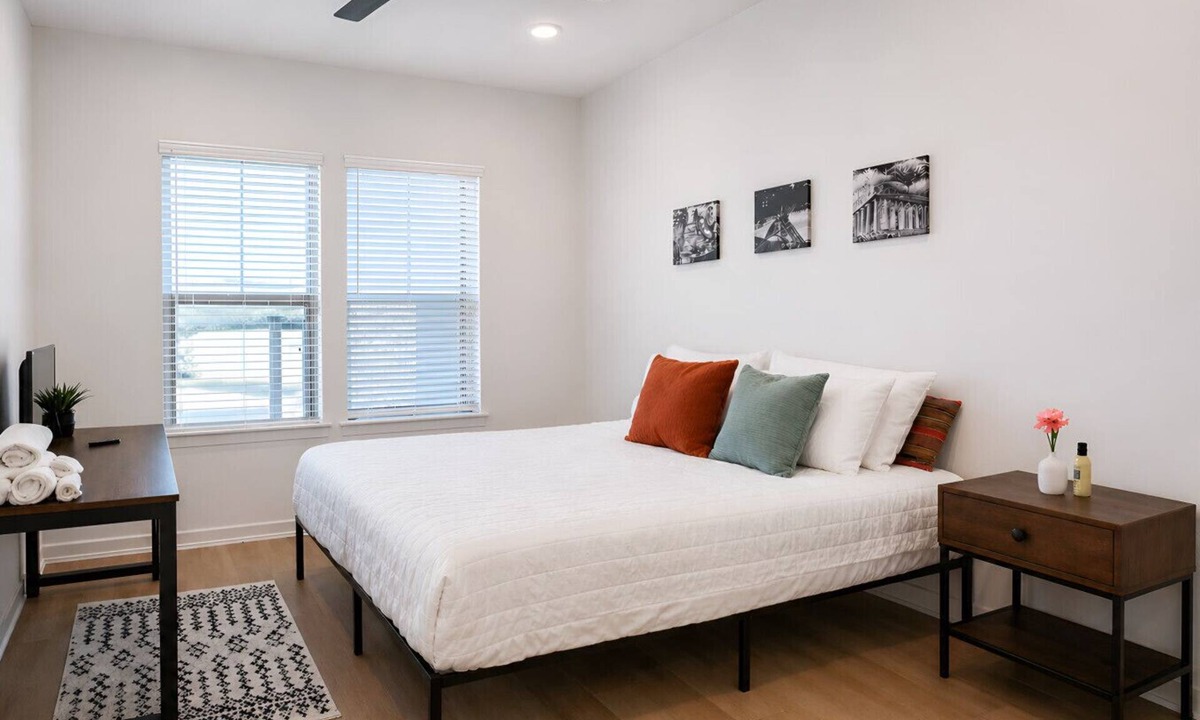 Sherman Apartment | Near Texoma Med 1BR | Quiet, Waher, Dryer Pool+Gym