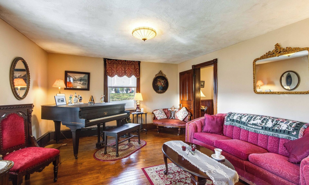 White Haven House | Near Trails, Fishing, Parks & More! Poconos Home