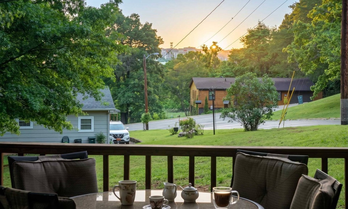 Fayetteville House | Near U of A - 4BR, Mtn Views, Pet-friendly