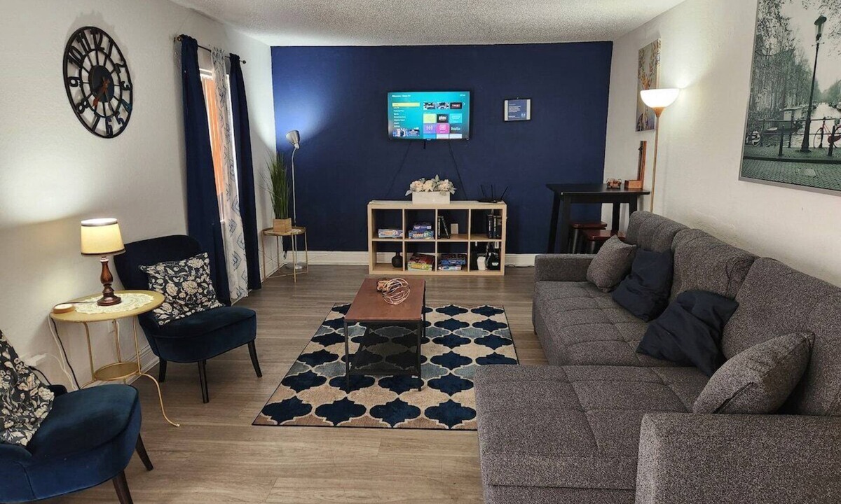 Southwest Orlando Apartment | Near Universal and other Orlando Attractions