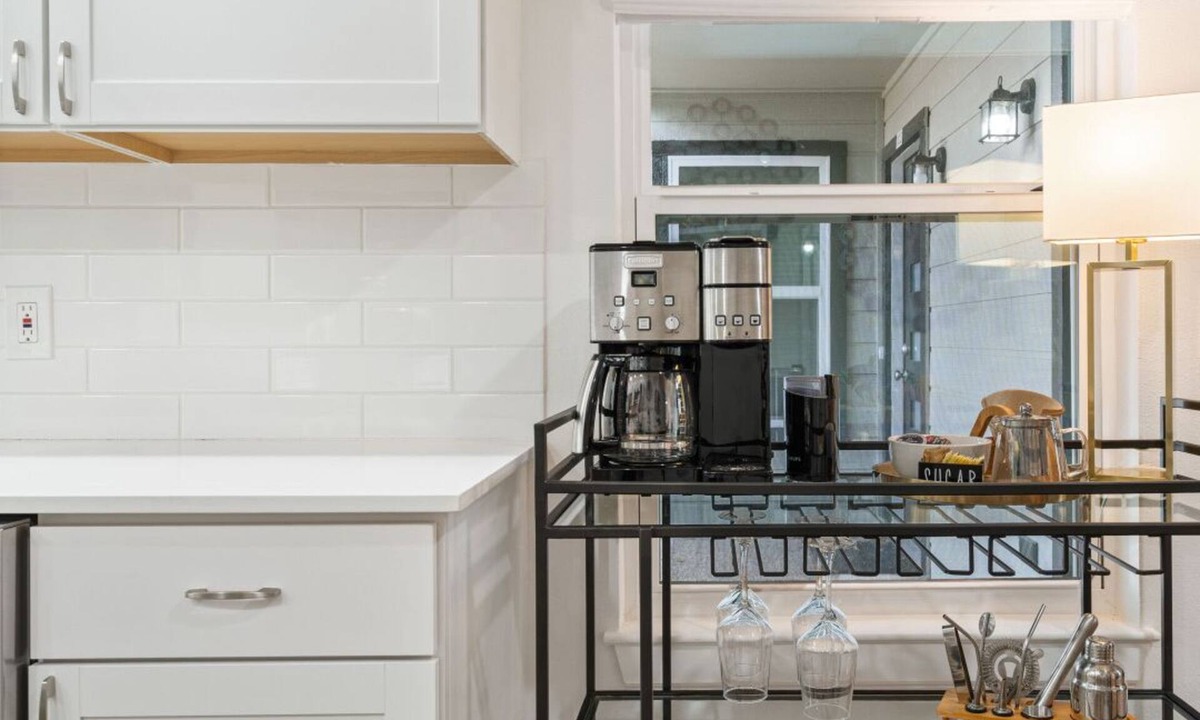 Brentwood Apartment | Near UT, Dining, Bars│Dog-Friendly in Brentwood w/Parking│Just Remodeled!