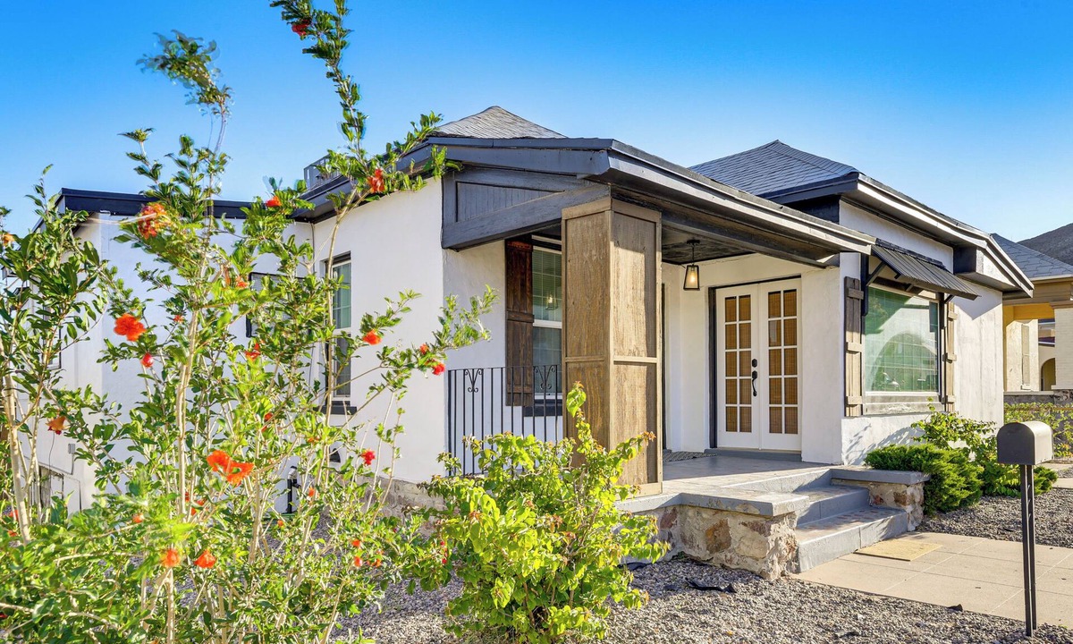 El Paso House | Near UTEP! Inviting El Paso Home 3 Mi to Dtwn