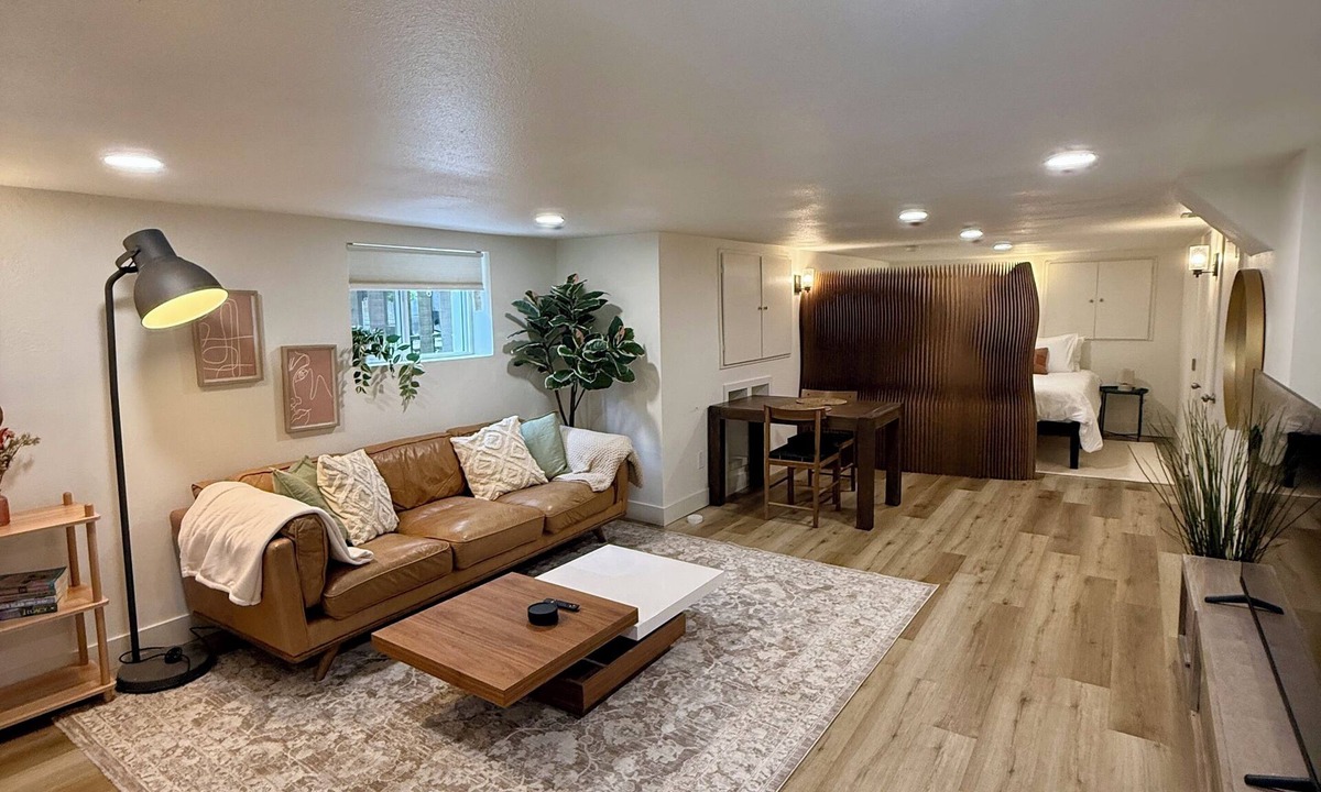 Fauntleroy House | Near Water Boho Basement – Private Entry, New Bath