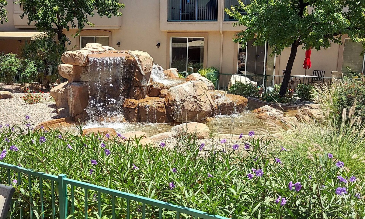 Superstition Springs Condo | Nearby golf course, restaurants, shopping, hospitals, and freeway access!