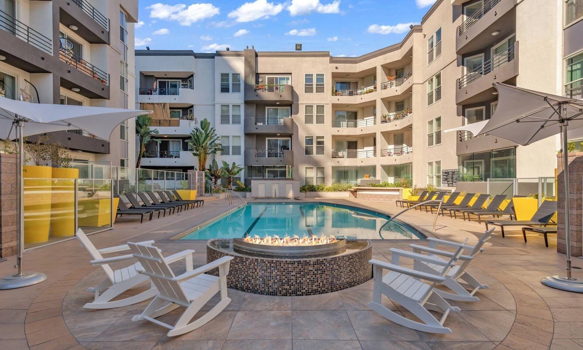 Del Rey Apartment | Neat Marina Studio by the Ocean Pool Gym Hot Tub BBQ Office