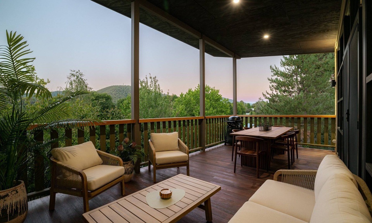 Bright Hotel | Ned's Bright - Total Luxury