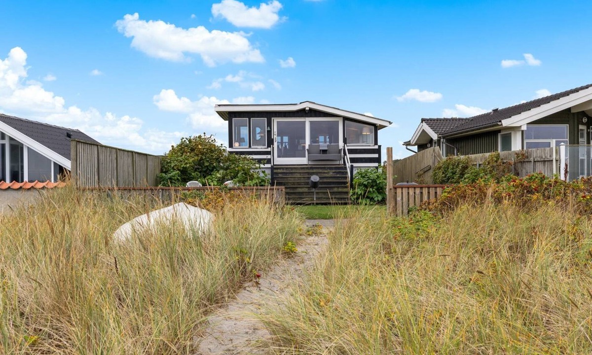 Tørresø House | "Nedelko" - 20m from the sea by Interhome