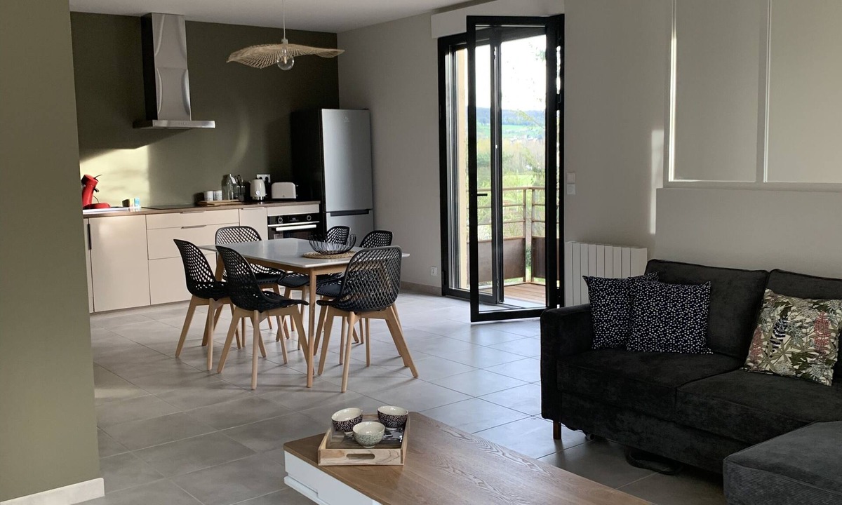 Saint-Pantaleon-de-Larche Apartment | Need to recharge your batteries "The Atelier under the spell
