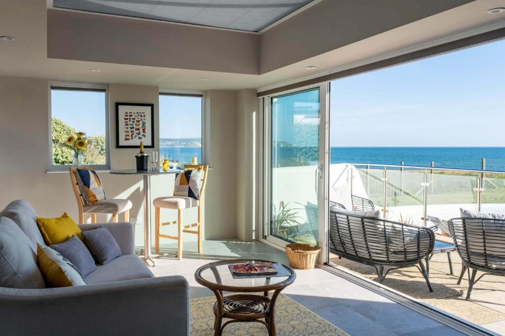 Milford on Sea House | Needles Point