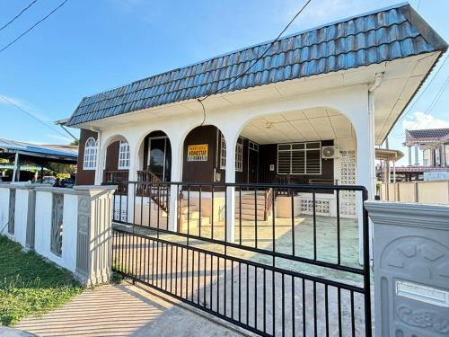 Dungun House | Neelofa Homestay