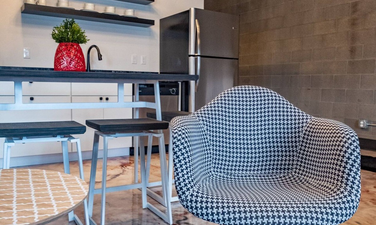 Sheridan House | Nelson Inn - The Four Top, 101