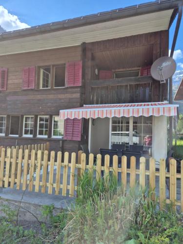 Luchsingen House | Nenis Hüsli