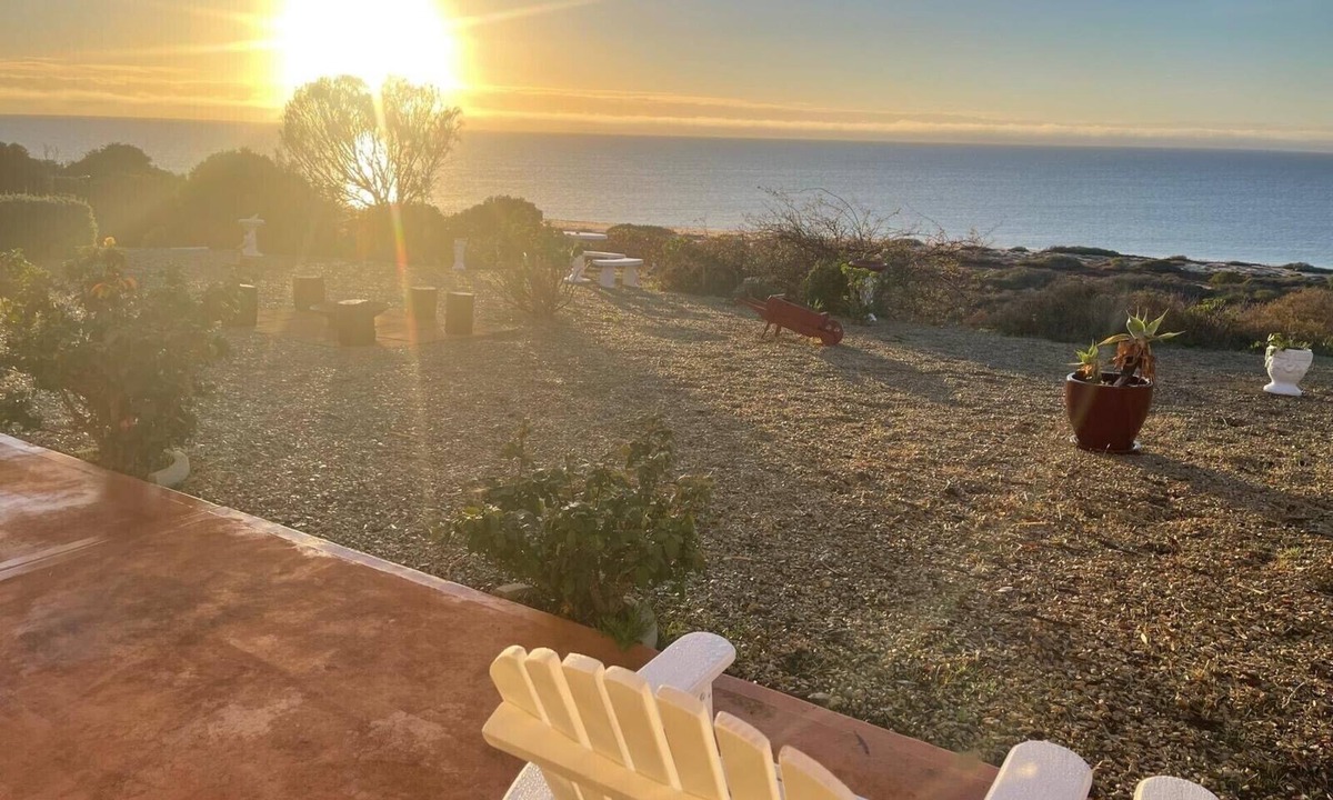 Muloowurtie House | Neo's Nook- Panoramic sea views! Off peak special available!