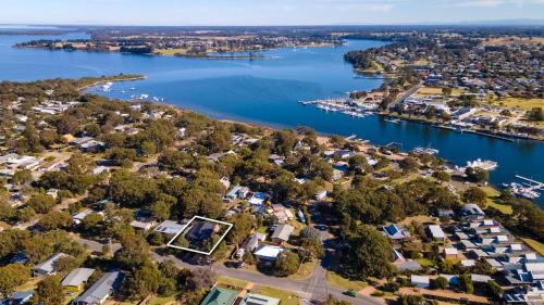 Raymond Island House | Neptune