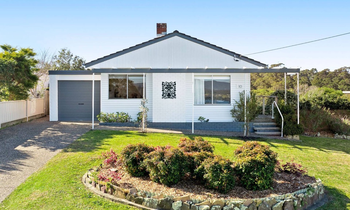 North Narooma House | Nestle In Narooma - 10 Hillcrest Ave North Narooma