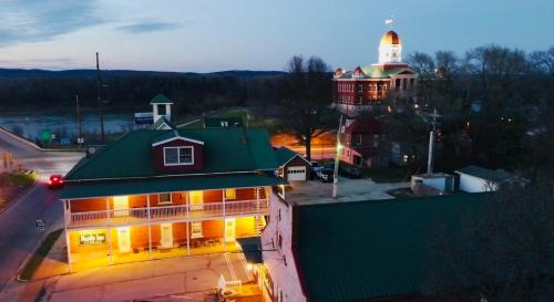 Hermann Hotel | Nestle Inn