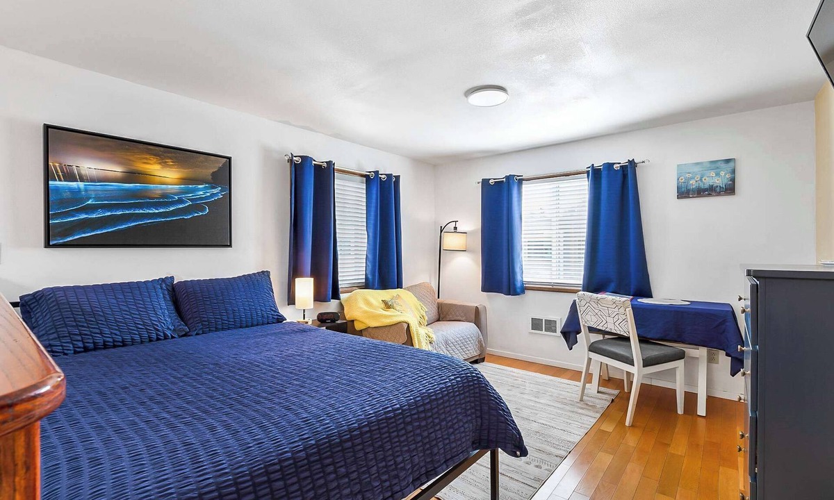 Birch Bay Apartment | Nestled across from beach, find a versatile studio.