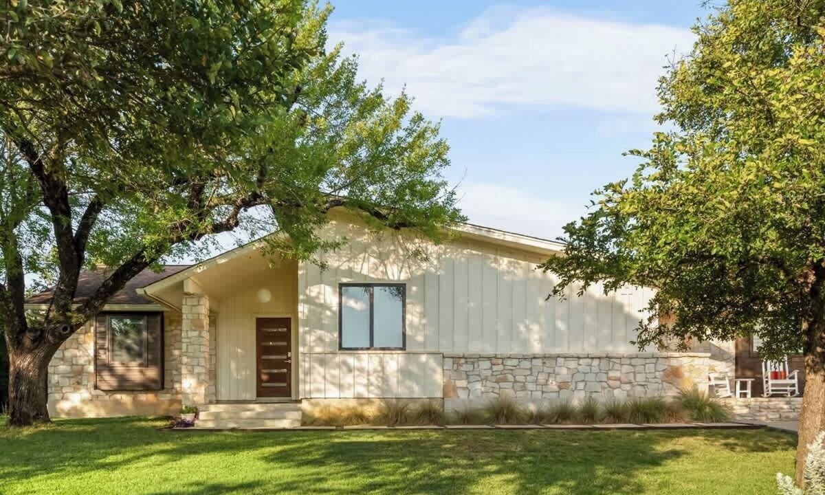West Oak Hill House | Nestled In Nature Compound - Pet-Friendly, Acreage