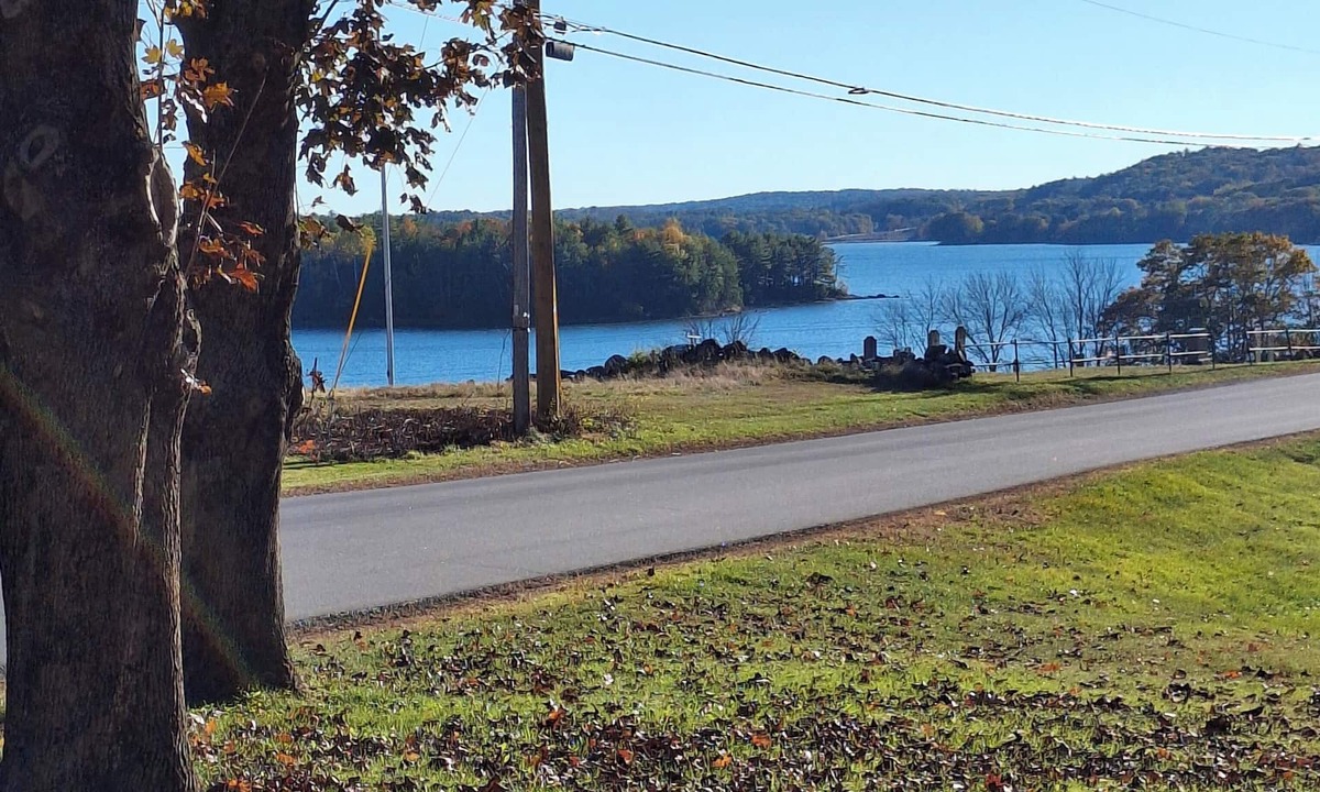 Nobleboro House | Nestled in Nobleboro