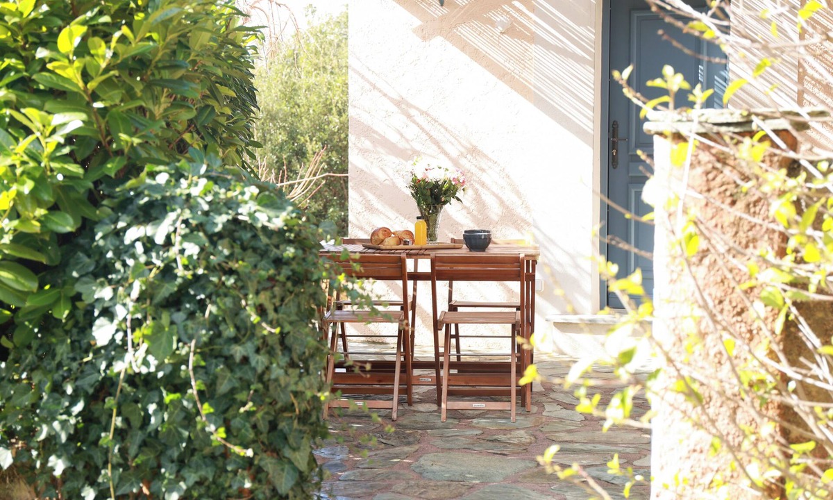 Nonza House | Nestled in the heart of the maquis; 900m from the village of Nonza and 5 minutes from the beach!