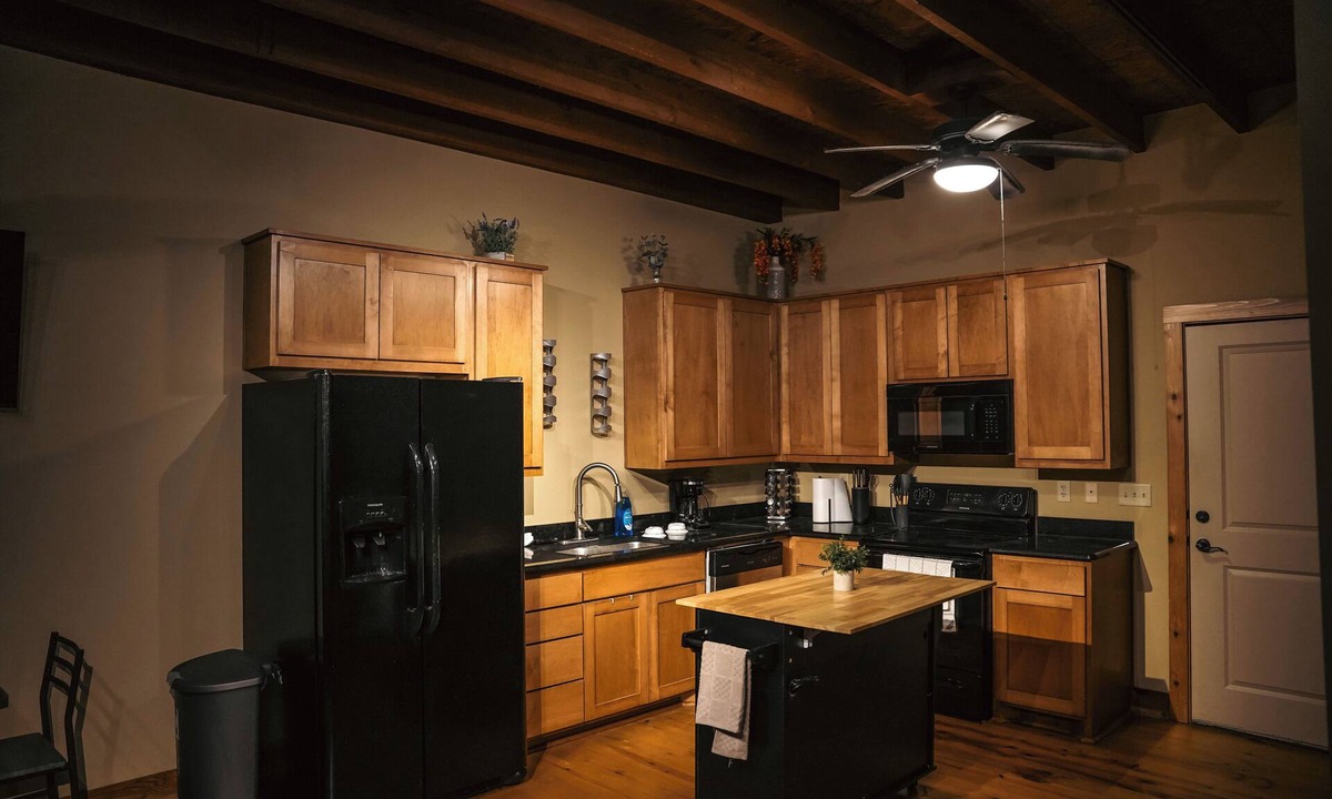 Sulphur Springs Apartment | Nestled in the buzzing heart of Sulphur Springs, White Oak Hotel isn't just a place to stay-it's an invitation to immerse yourself in a vibrant tapestry of creativity, flavor, and untamed beauty. Our intimate three-room retreat, born from historic bo