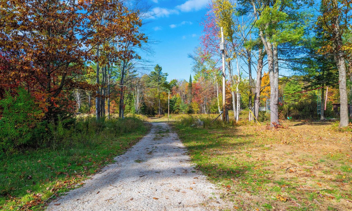 Gravenhurst Cottage | Nestled on 117 acres of Muskoka wilderness along the Kahshe River, GTA Cottage
