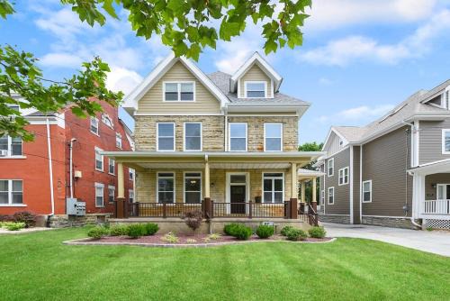 Point Breeze North Apartment | Netflix+Free Parking Near Shopping|Parks|Dining