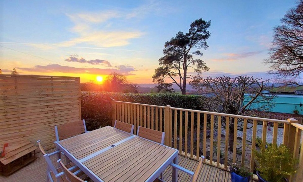 Raymonds Hill House | Netherleigh