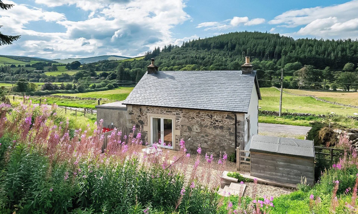 Biggar Cottage | Nettlebush Cottage-UK5629