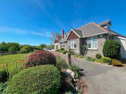 Tregaron House | Neuadd Las