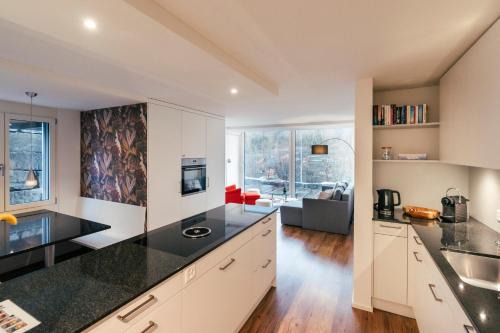 Ebikon Apartment | Neue Wohnung an Stadtrand mit Parkplatz